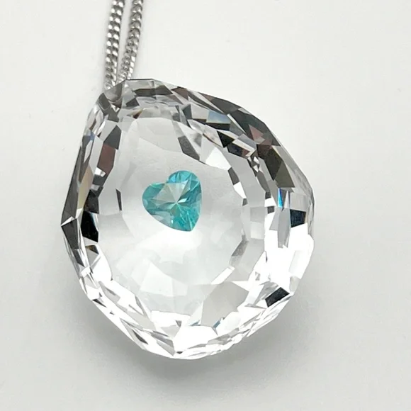 Swarovski Blue Heart Pendant with chain - Picture 2 of 6